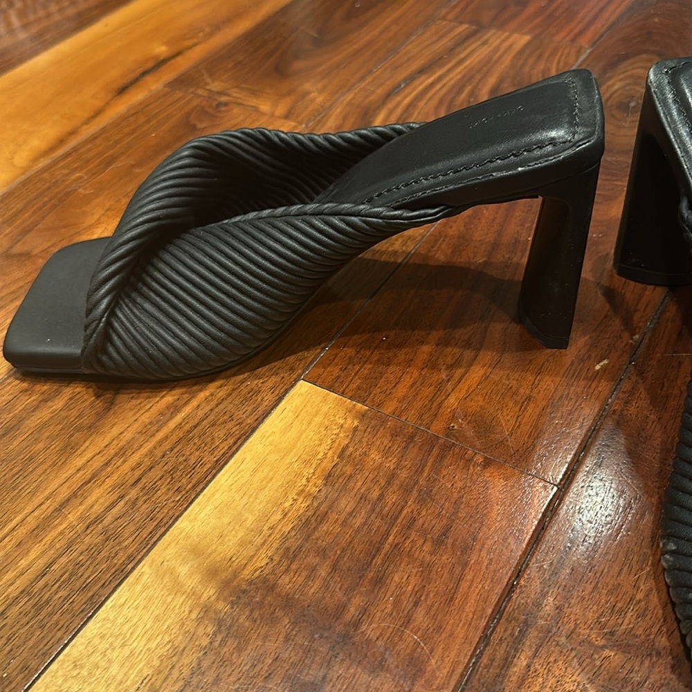 Black Oak + Fort sandals - Picture 2 of 3